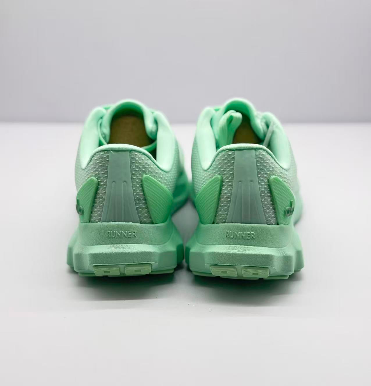 ALO running Light green shoes