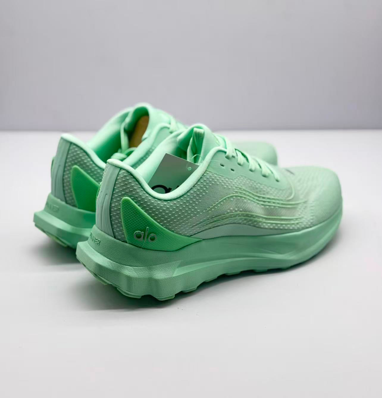 ALO running Light green shoes