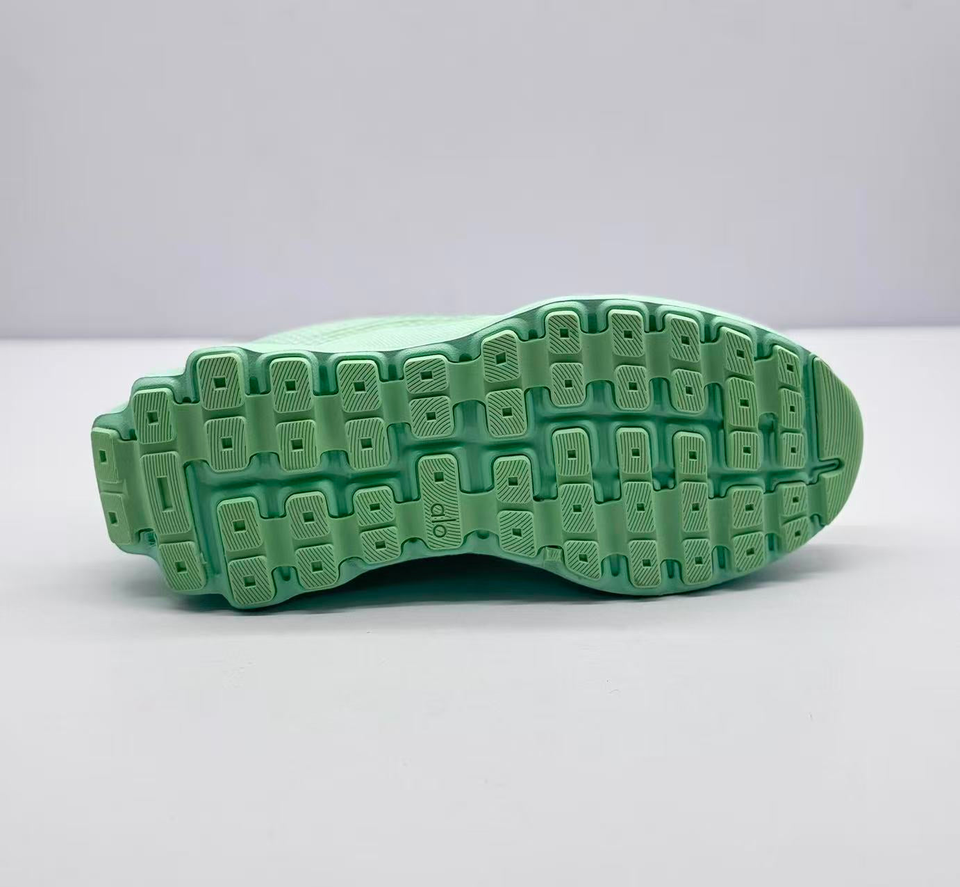 ALO running Light green shoes