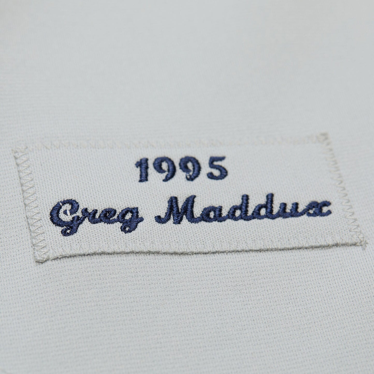 Greg Maddux Atlanta Braves Mitchell &amp;amp; Ness 1995 Throwback Authentic Jersey - Gray