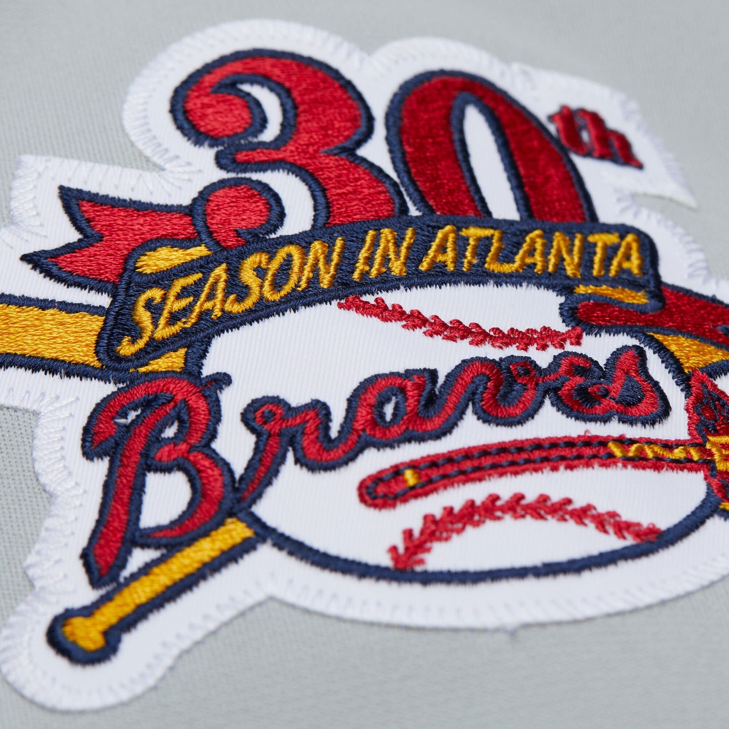 Greg Maddux Atlanta Braves Mitchell &amp;amp; Ness 1995 Throwback Authentic Jersey - Gray
