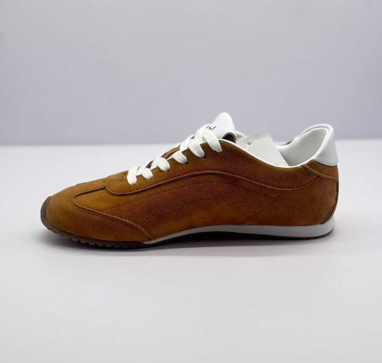 ALO Brown German training shoes